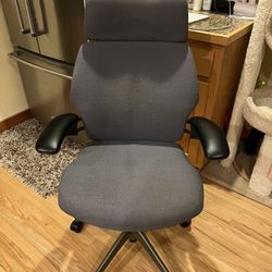 HumanScale Freedom Task Chair with Headrest