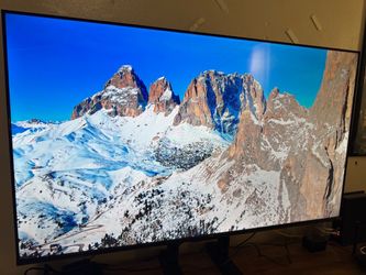 TCL 50” 4K Roku Smart TV (50S451) - Excellent Condition - Includes Remote/Stand