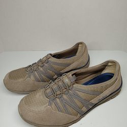 Skechers Relaxed Fit Memory Foam Slip On Shoes SIZE 10