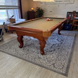 8 Ft Pool Table + Rack + Billard Light