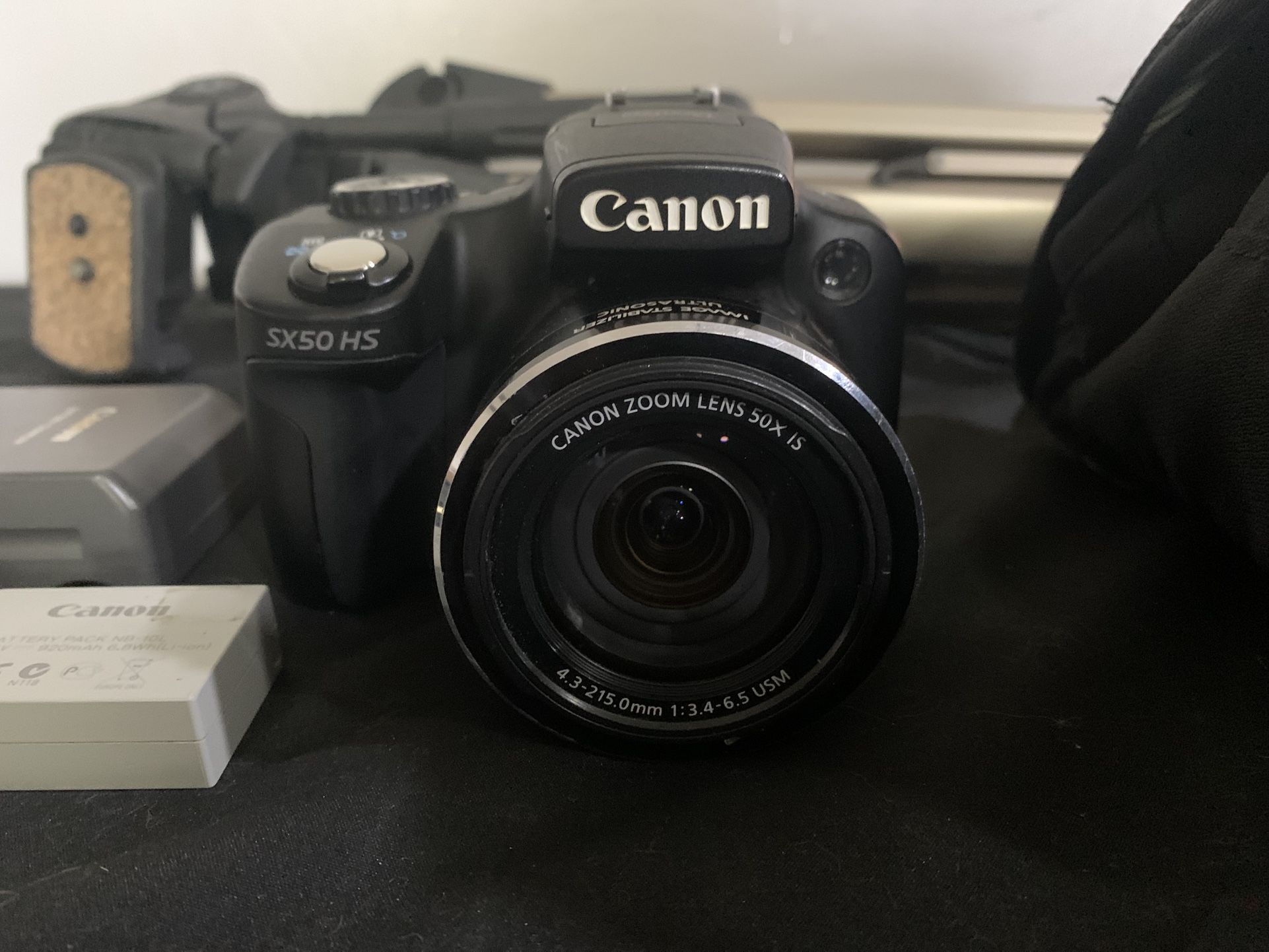 Canon SX50 HS With Tripod