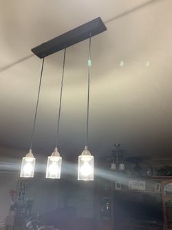 Pendant light fixture