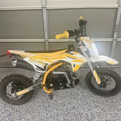 Like new 110cc 4 stroke gas electric dirt bike top speed 45mph