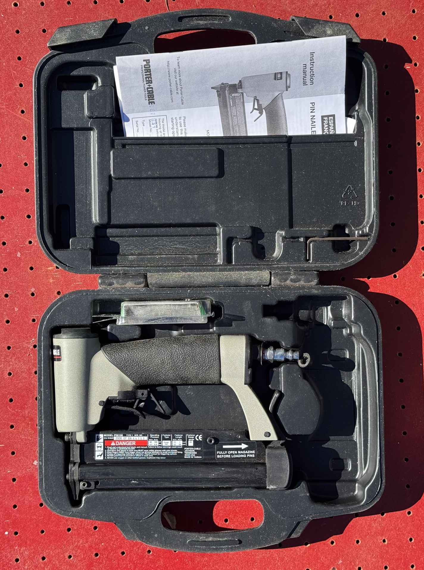 Porter Cable 23 Gauge Pin Nailer, model PIN100 Nail Gun