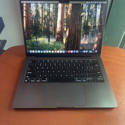 2023 MACBOOK PRO 14 INCH, 18GB M3, PRO w 14 CORE 512GB SSD 160 Count Music & Video Editing Software