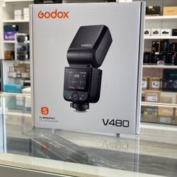 Godox V480 On Camera Flash