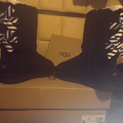 UGG BOTAS. size. # 10.  $. 90