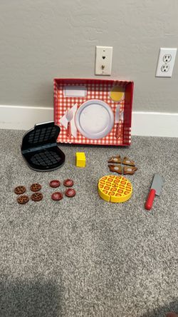 Melissa and Doug waffle set