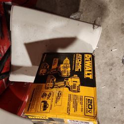 DEWALT

ATOMIC 20V MAX Brushless Cordless Compact Drill/Impact 2 Tool Combo Kit, (1) 20V 1.5Ah and (2) 1.3Ah Batteries

STORE PRICE 358$