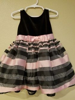 2 Girls dresses sz 3 & 10