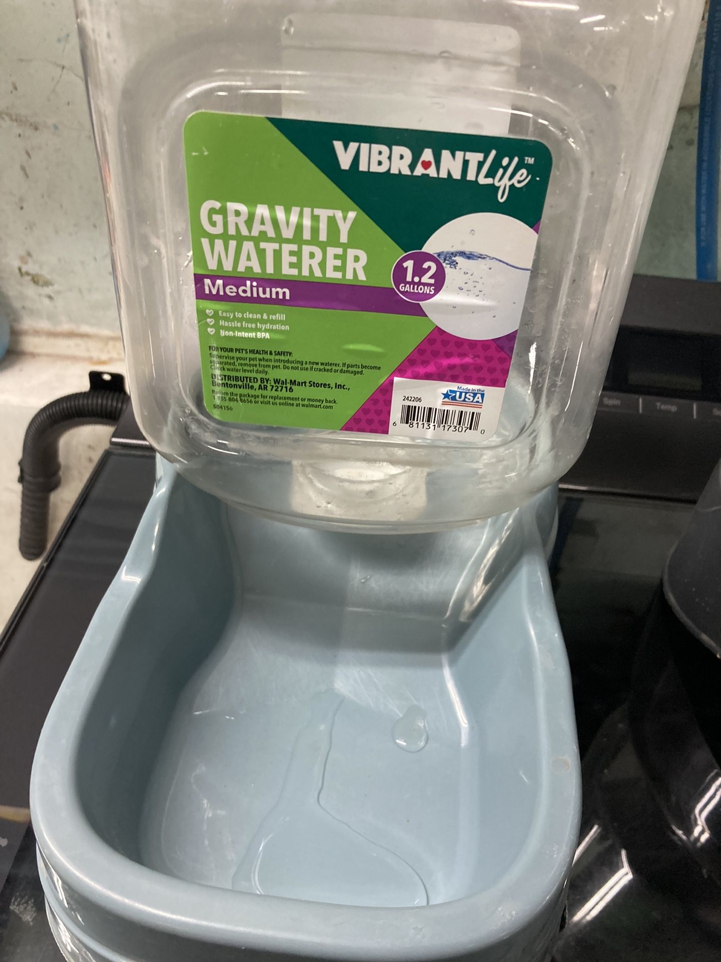 Vibrant Life Gravity Pet Waterer, Blue, Large for Dogs and Cats, 1.5 Gallons