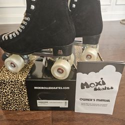 Black Suede Women's Moxi Skates (with Light up wheels)