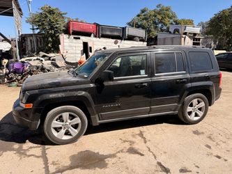 2012 Jeep Patriot 4cyl ***for parts only***