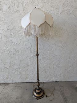 Vintage Style Floor Lamp with Fringe Shade