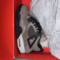 Jordan 4 Taupe Haze 