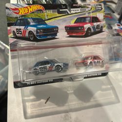 Hot Wheels Premium 2021 1971 Bre Datsun 510 Pair