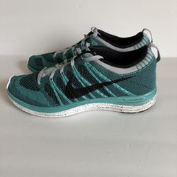 NIKE SHOES SIZE 11 