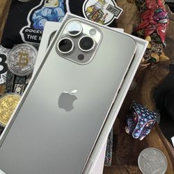 I P H O N E 15 P R O M A X 256GB Natural Titanium Any Sim