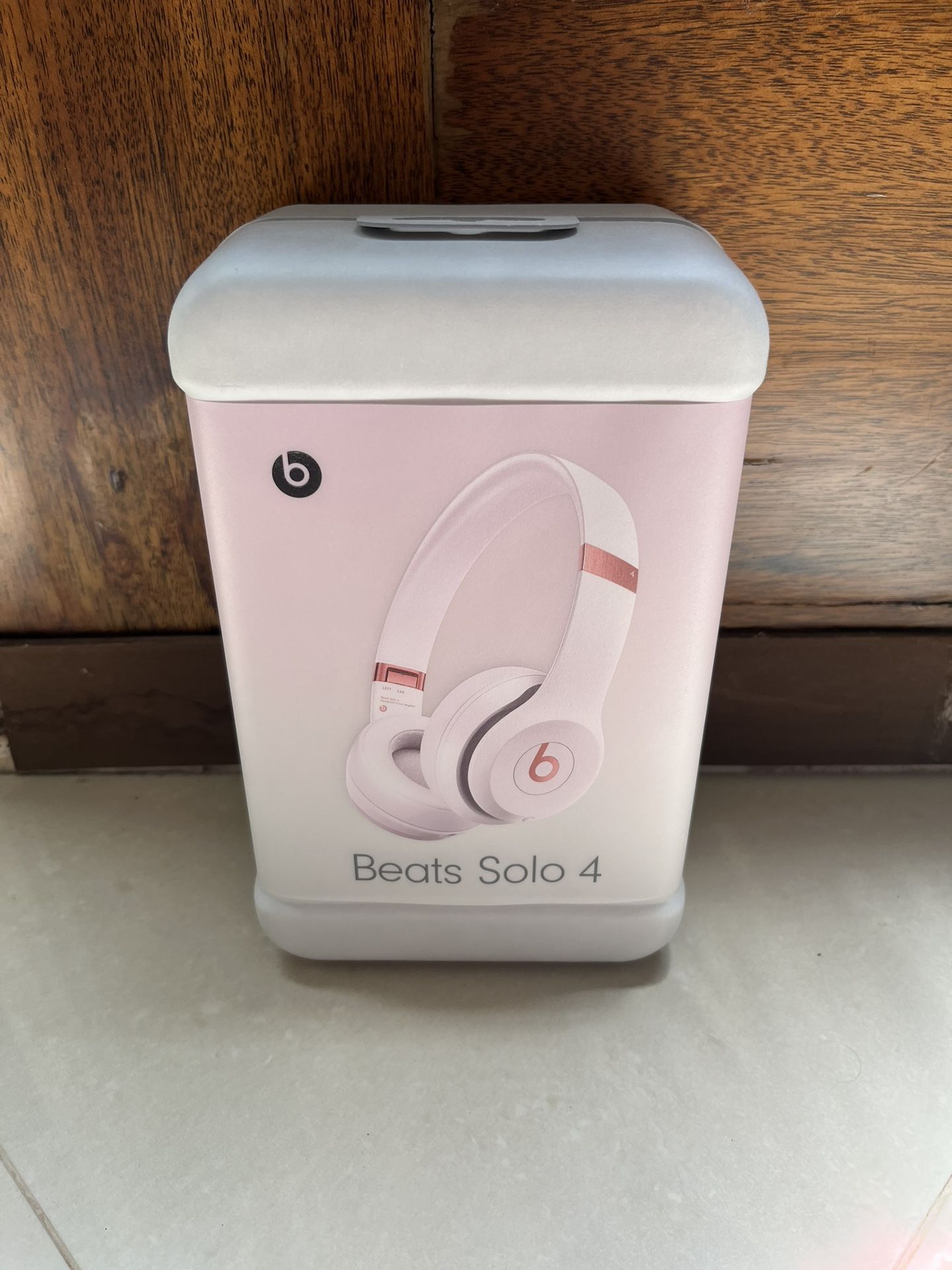 NEW Beats Solo 4 Cloud Pink, Wireless Bluetooth On Ear Headphones, Beats By Dre !