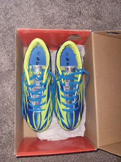 New Italian Youth Soccer Shoes Size 4 OBO
