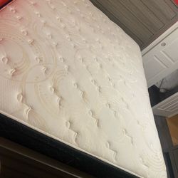 4 Piece Queen Bedroom Set 