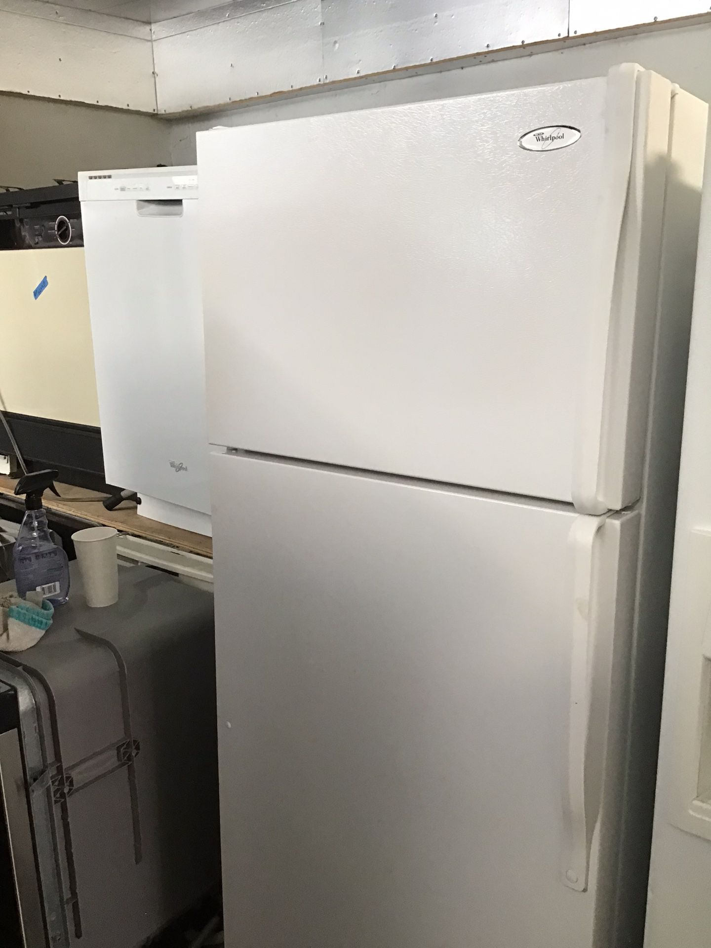 Whirlpool Top And Bottom  Refrigerator 