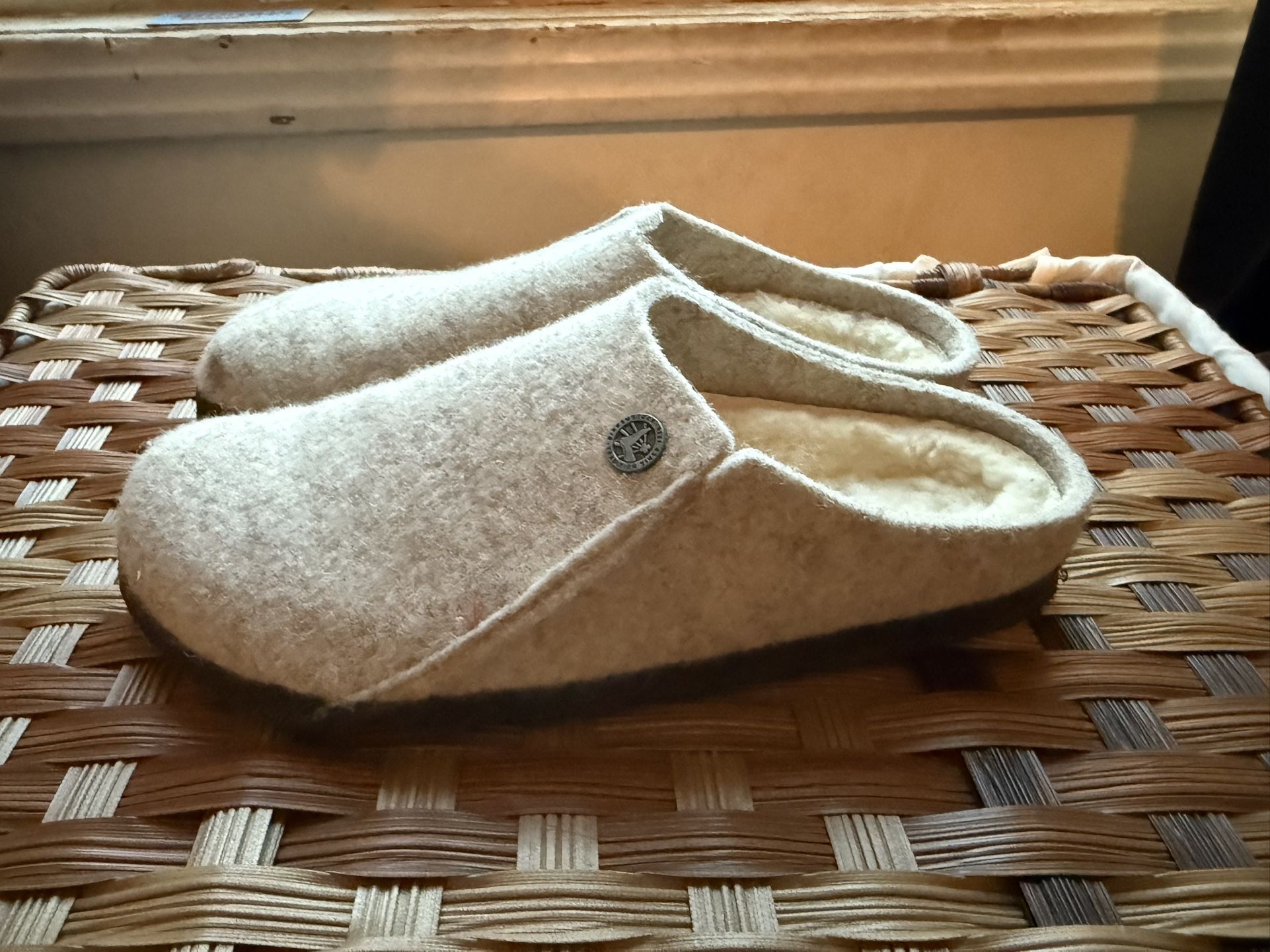 Women Birkenstock Slippers Size 6