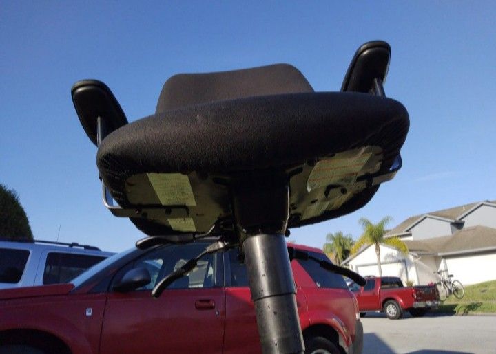 Roller Office Chair Rolling 3 Levers For Multiple Back Positions. Great Support