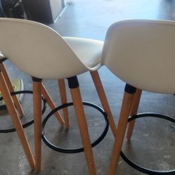3 White Bar Stools With Wooden Legs Counter Height, Not Adjuatable