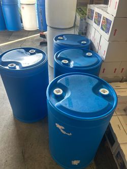 HEAVY DUTY PLASTIC 55 GALLON DRUMS $25 EACH DELIVERY $$$