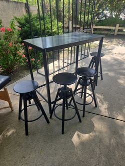 Table With Stools With Adjustable Height