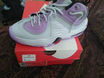 Nikes size 4.5