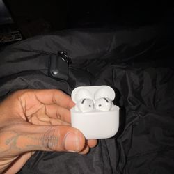 AirPods 4