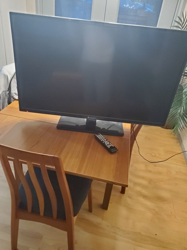 Free Element 40" TV doesn't work