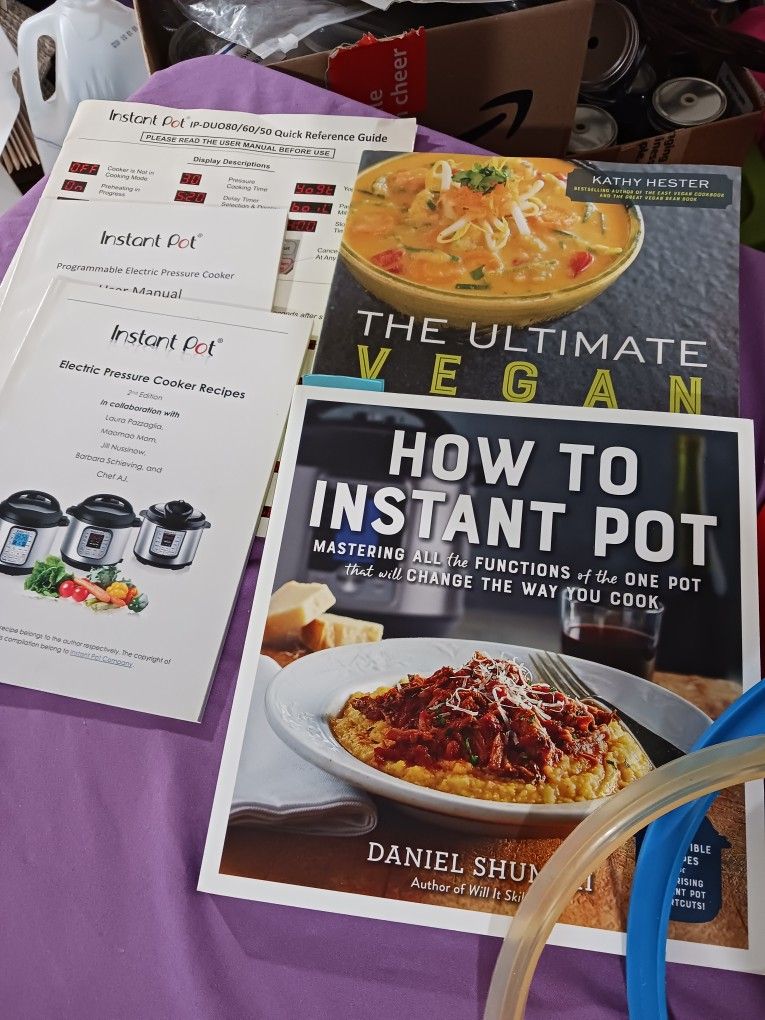 Instant Pot With Accessories 