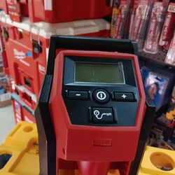 Milwaukee M12 tire inflator Tool-Only
