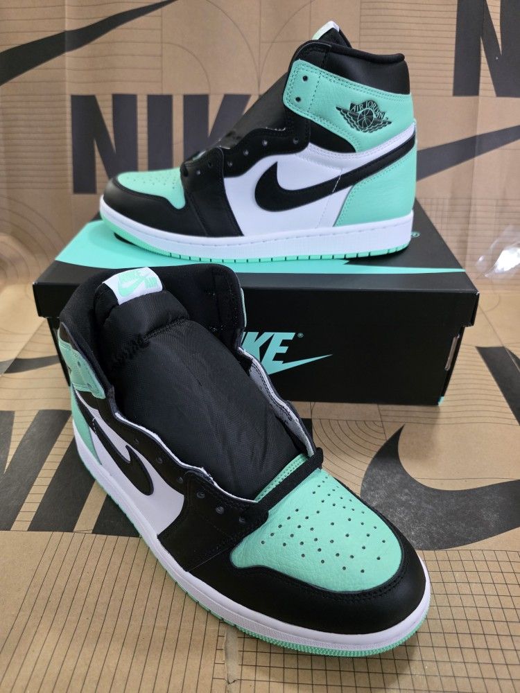 Nike Air Jordan 1 Retro High Green Glow Black  Men's Size

10