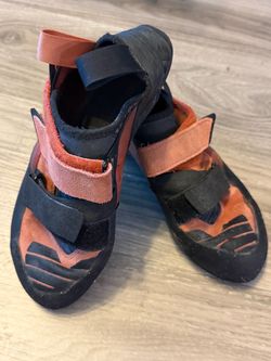 Rock Climbing Shoes Velcro Closure size 8
