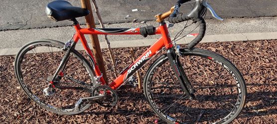 Road bike Schwinn CF-1000