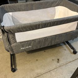 Mika Micky Bedside Sleeper Easy Folding Portable Crib,Grey Bassinet