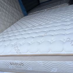 Brand New Organic Saatva Rx Cal/King and Queen mattetrres. Originally $3999 for King. Can deliver.