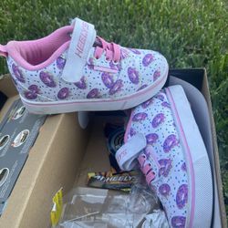 Girls Heelys