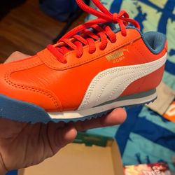 Pumas Size 13c