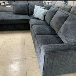 Brand New 🚀 Gray 2 Piece Sectional Sofa With Chaise 