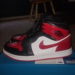 Jordan 1 Mid SE