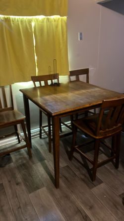 Kitchen set 4 chairs and table