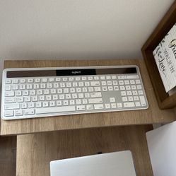 K750 WIRELESS SOLAR KEYBOARD FOR MAC Ultra-slim and solar powered keyboard for Mac