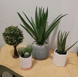 4 artificial plants