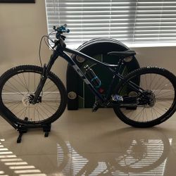 GT Mountain Bike Elite