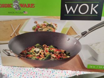 Nordic Ware Wok NEW